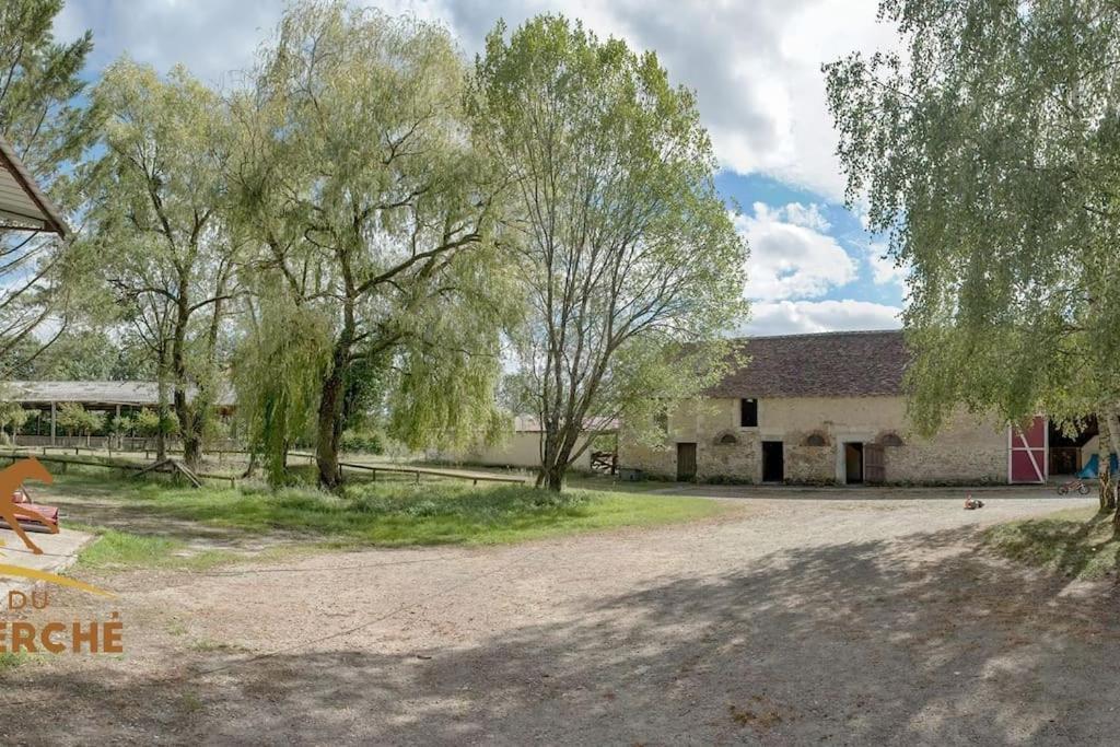 Gîte du Domaine du Ch'Val Perché Montgaudry Extérieur photo